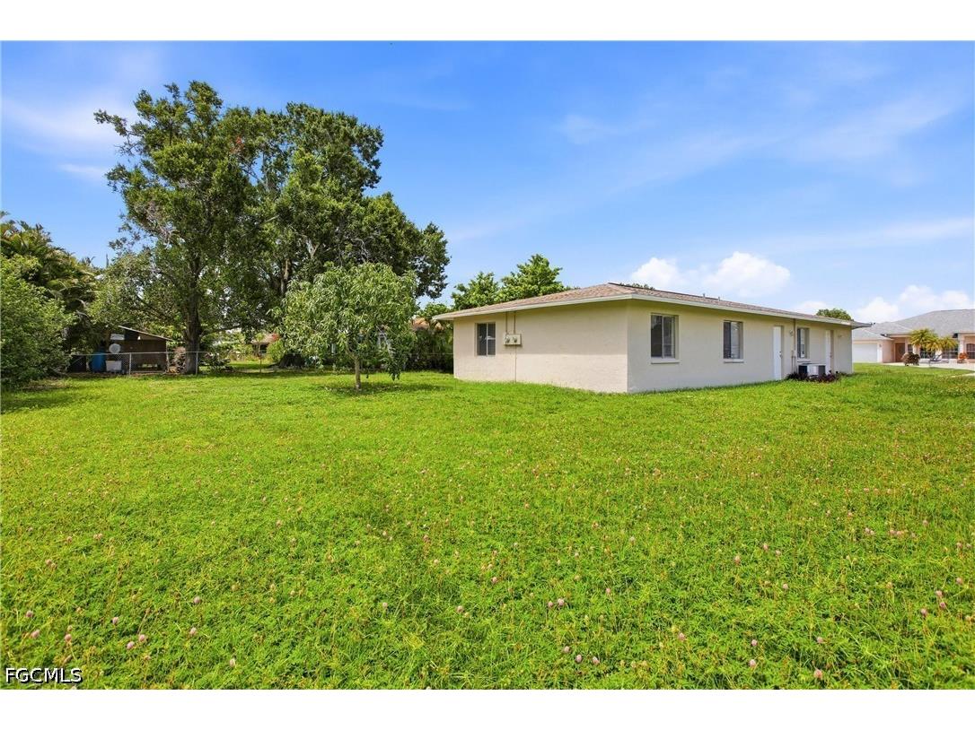 2237 Iris Way Fort Myers FL 33905 2026024120 image4