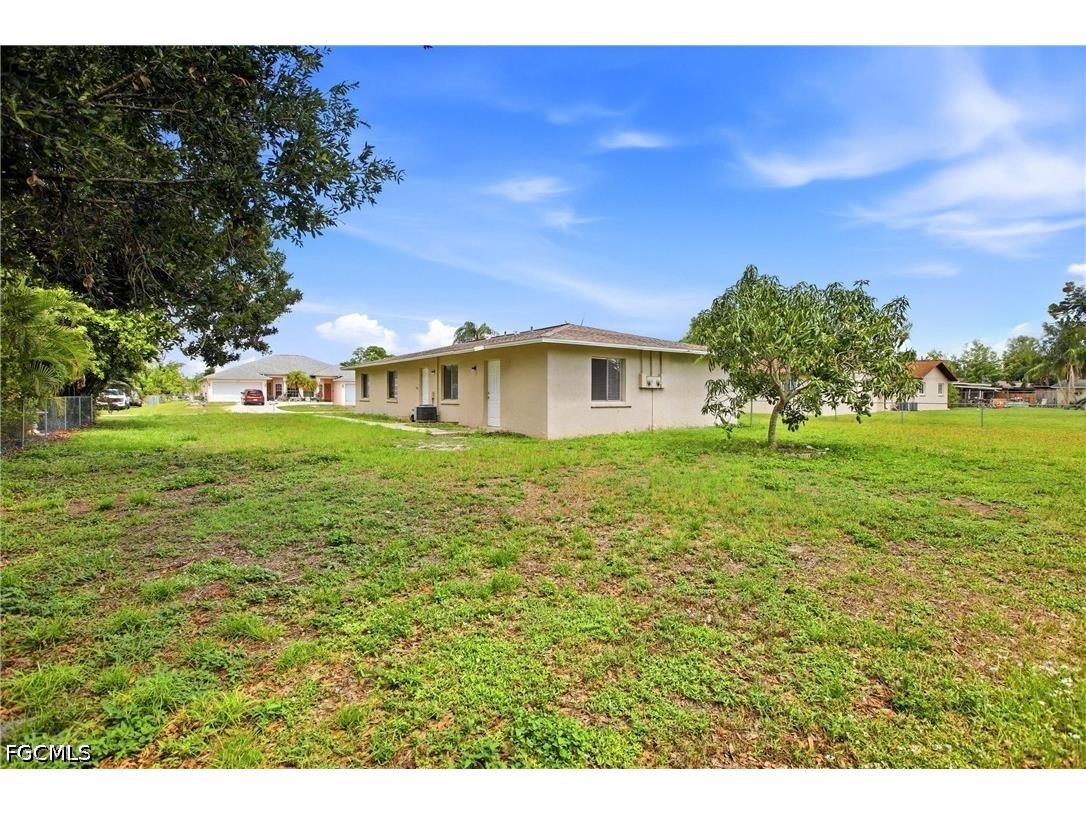 2237 Iris Way Fort Myers FL 33905 2026024120 image6