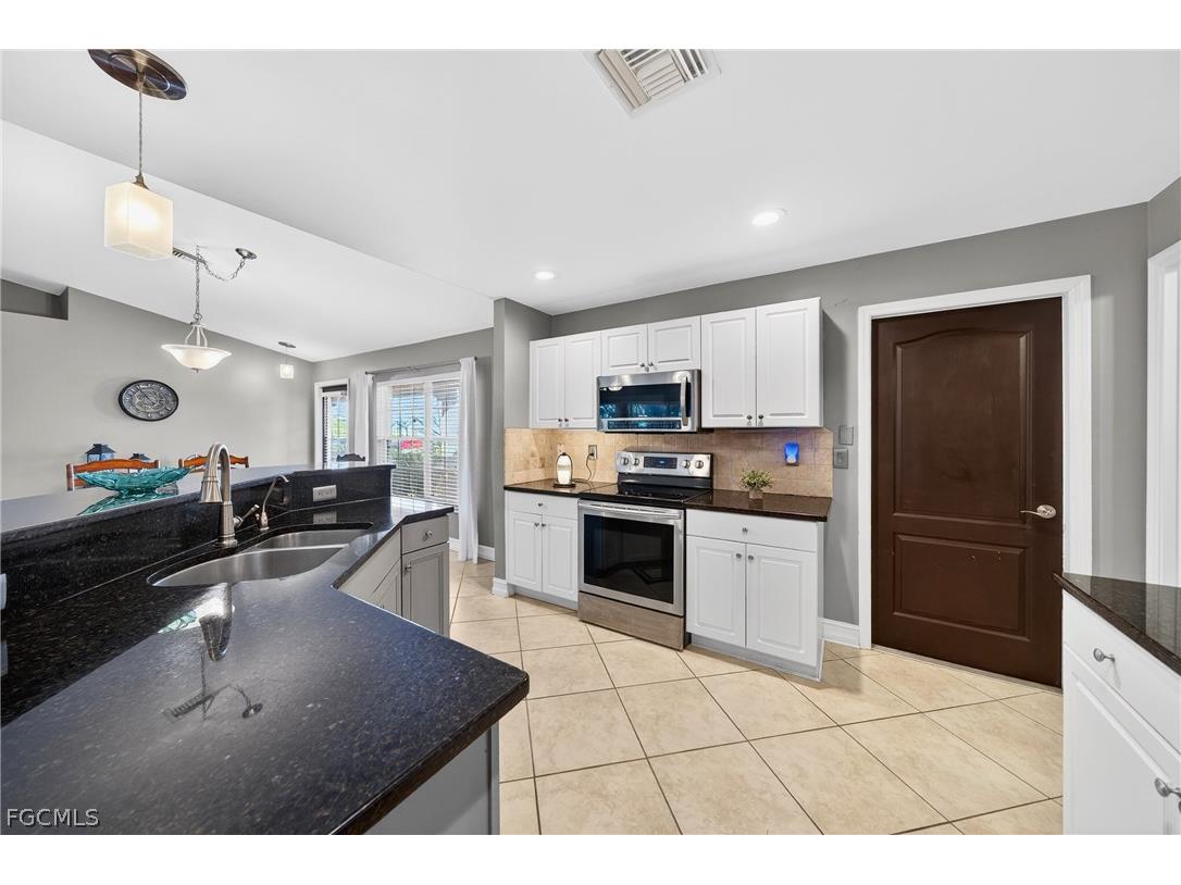 2238 NW 8th Terrace Cape Coral FL 33993 2026010959 image8