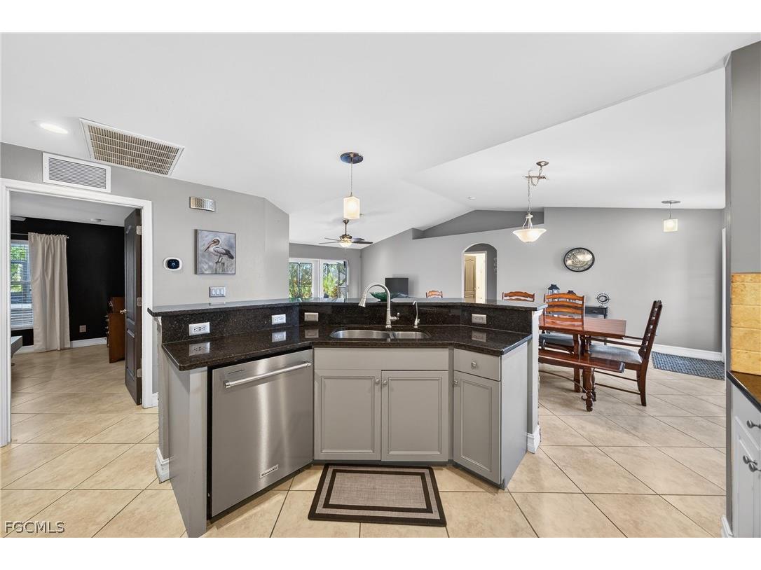 2238 NW 8th Terrace Cape Coral FL 33993 2026010959 image9