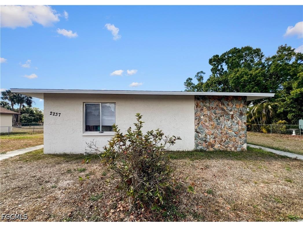 2239 Iris Way Fort Myers FL 33905 2026017973 image2