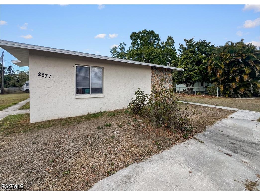 2239 Iris Way Fort Myers FL 33905 2026017973 image3