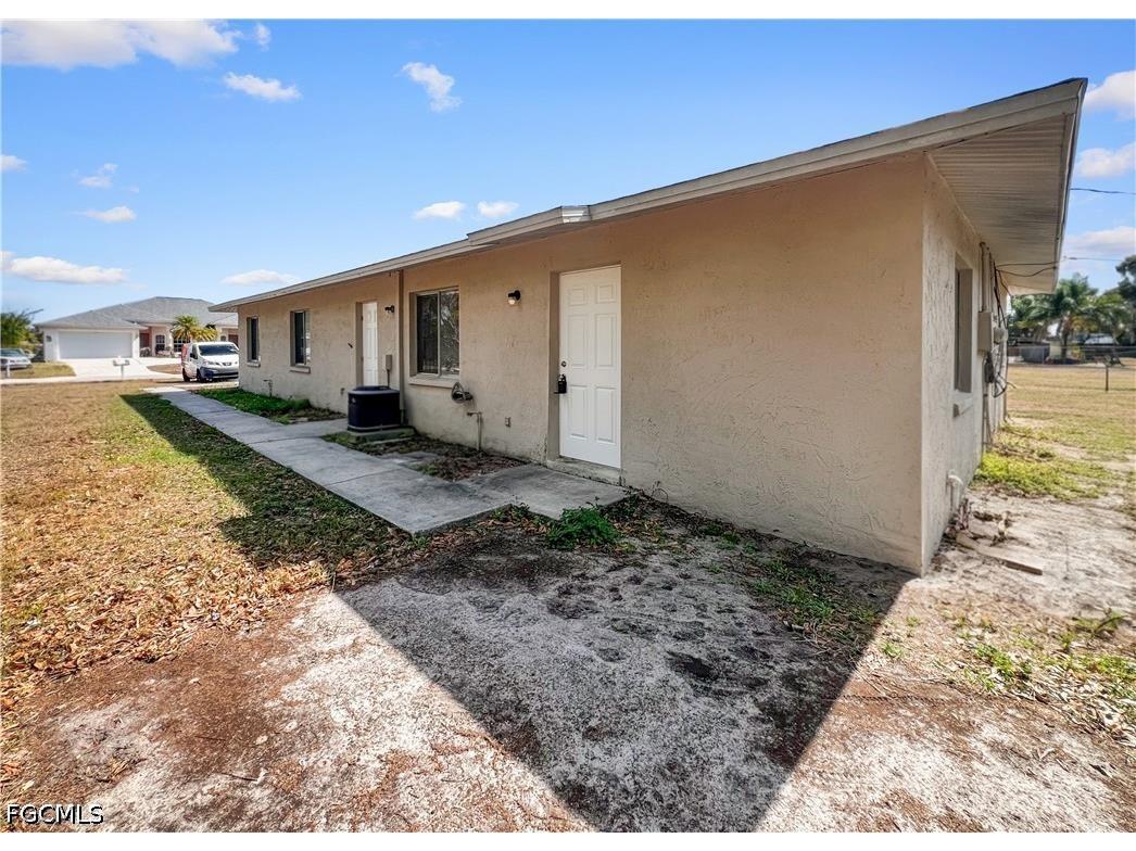 2239 Iris Way Fort Myers FL 33905 2026017973 image4