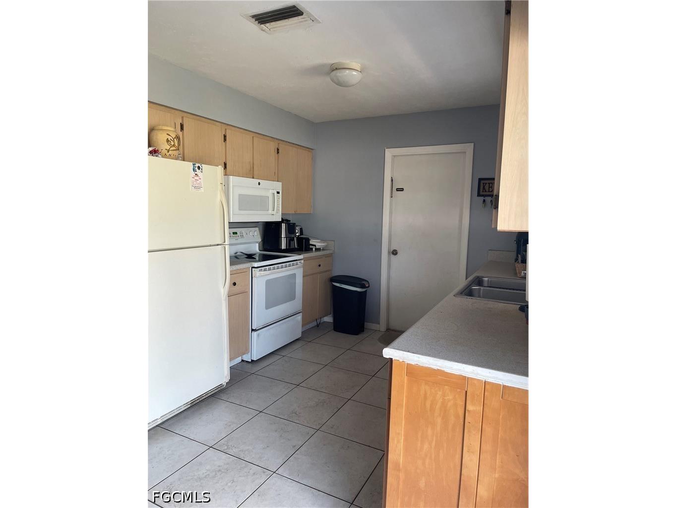 2239 Lotus Road Fort Myers FL 33905 2026015214 image5