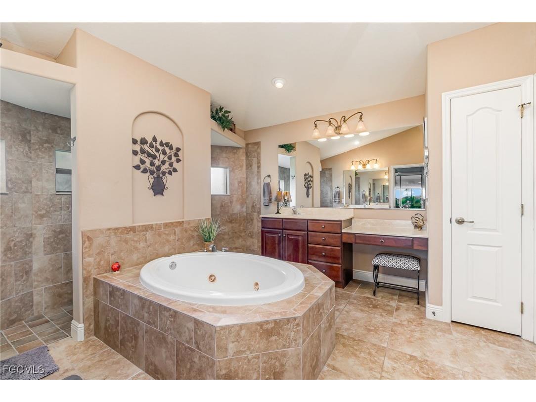 2239 Old Burnt Store Road N Cape Coral FL 33993 2025013109 image15