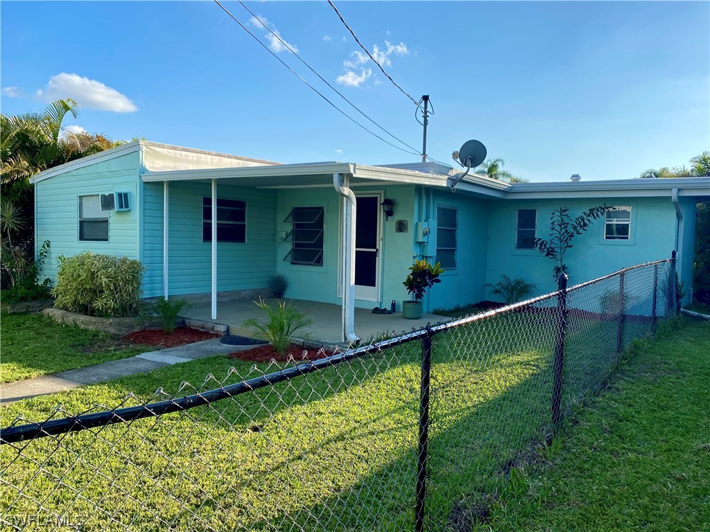 2239 Queen Anne Drive Fort Myers FL 33905 222050517 image1