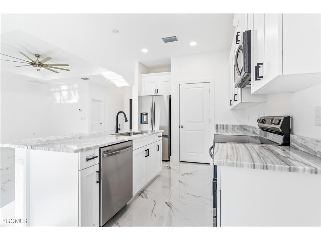 224 Lomax Avenue S Lehigh Acres FL 33974 2025014011 image8