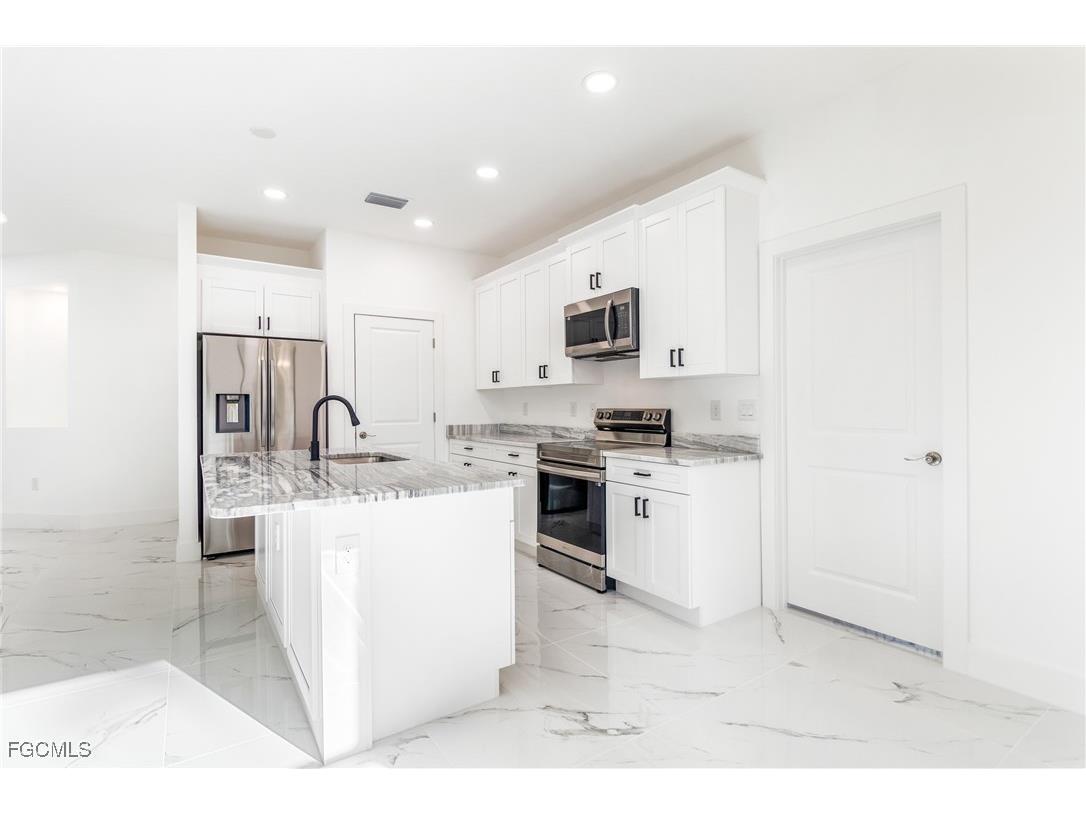 224 Lomax Avenue S Lehigh Acres FL 33974 2025014011 image9