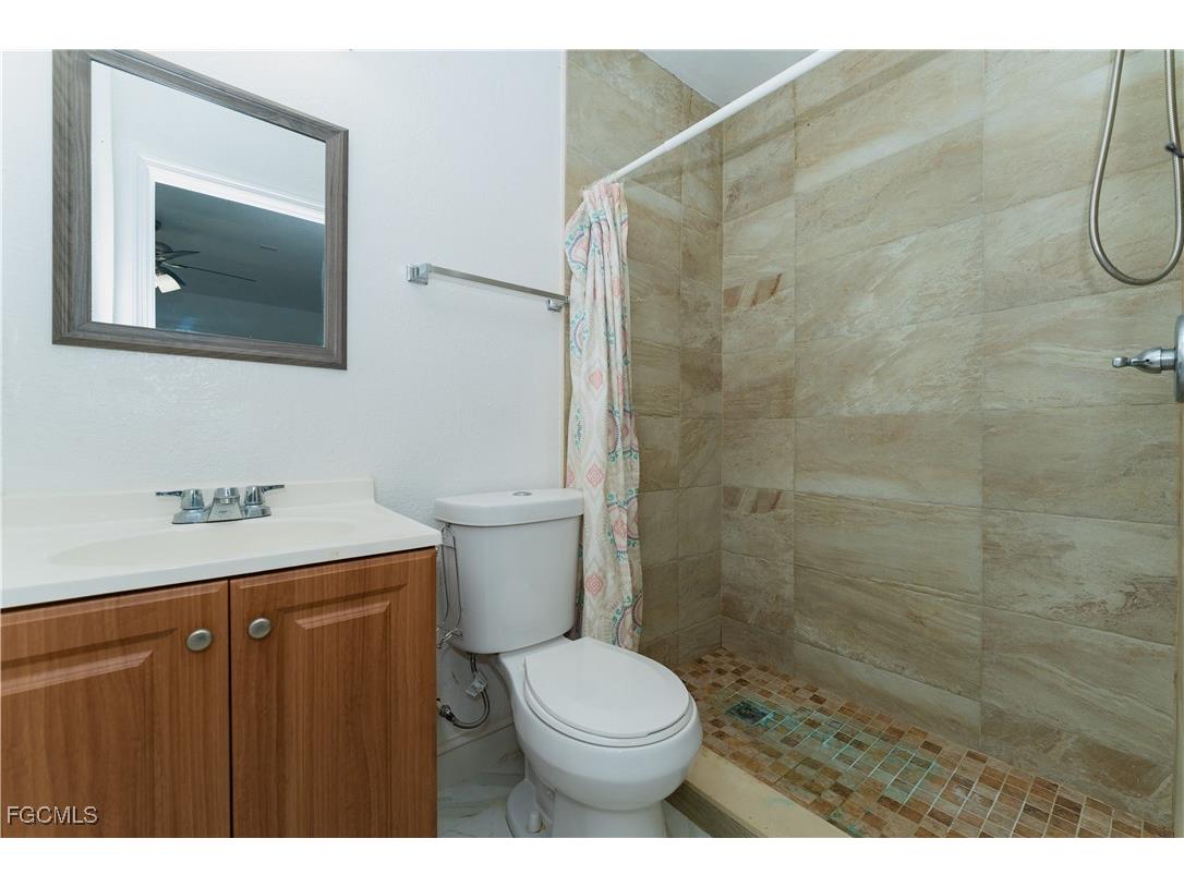 224 NE 9th Terrace Cape Coral FL 33909 2025017712 image15