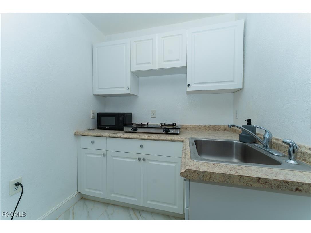 224 NE 9th Terrace Cape Coral FL 33909 2025017712 image17