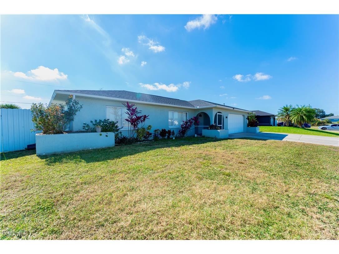 224 NE 9th Terrace Cape Coral FL 33909 2025017712 image2