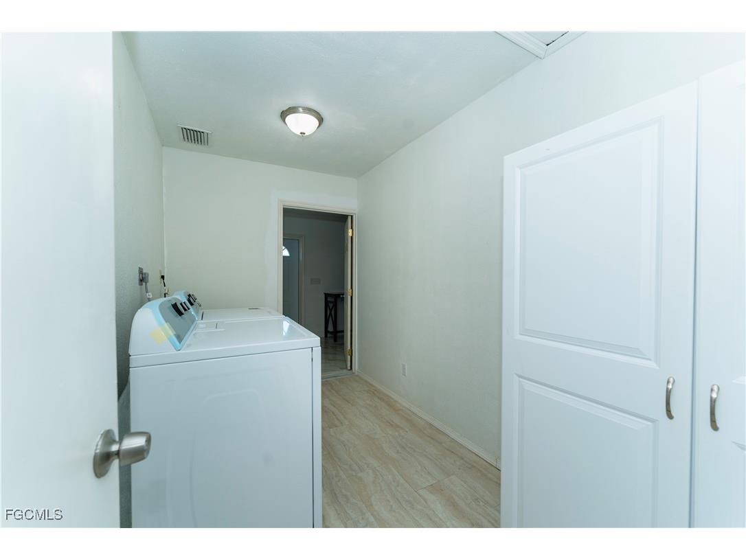 224 NE 9th Terrace Cape Coral FL 33909 2025017712 image24