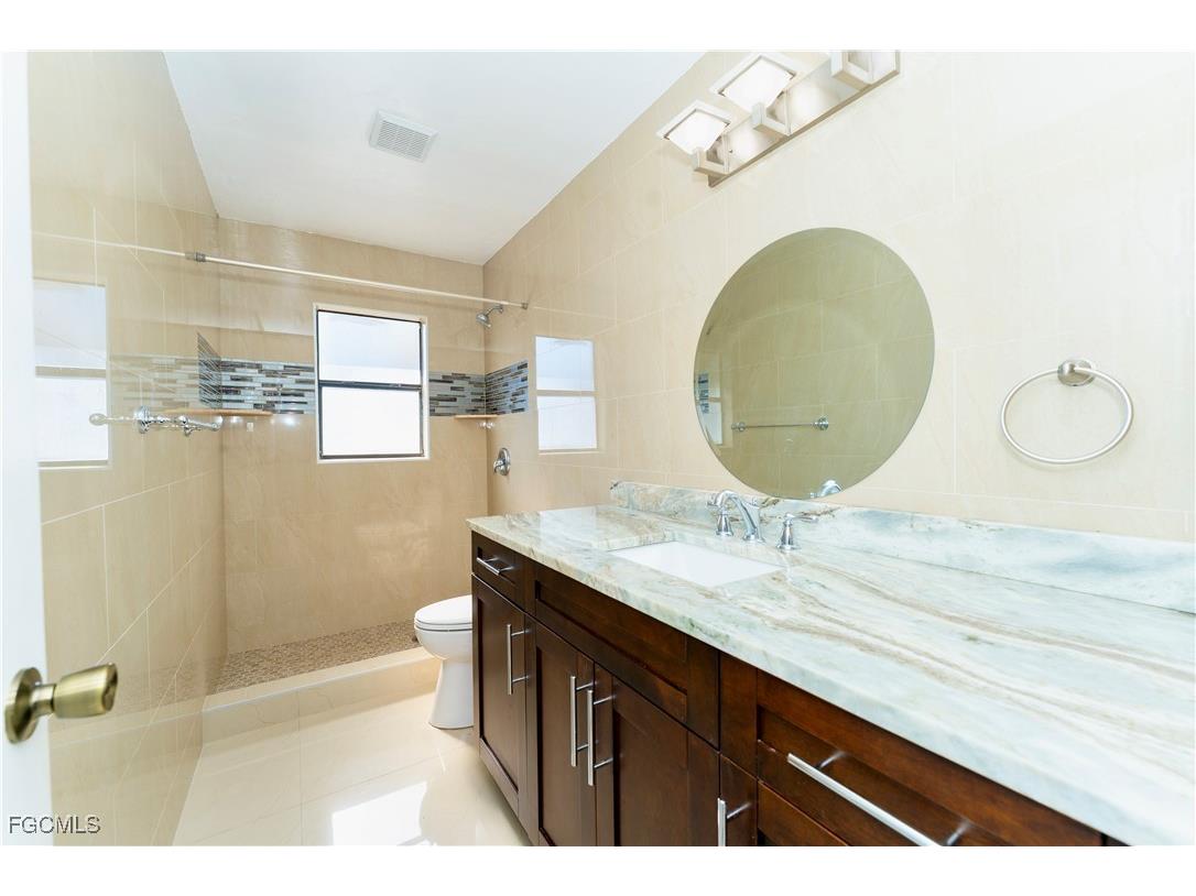 224 NE 9th Terrace Cape Coral FL 33909 2025017712 image36