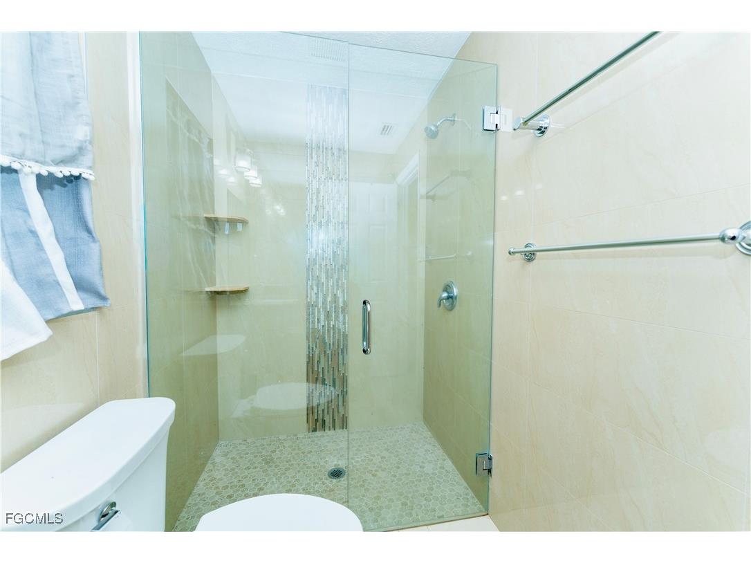 224 NE 9th Terrace Cape Coral FL 33909 2025017712 image38