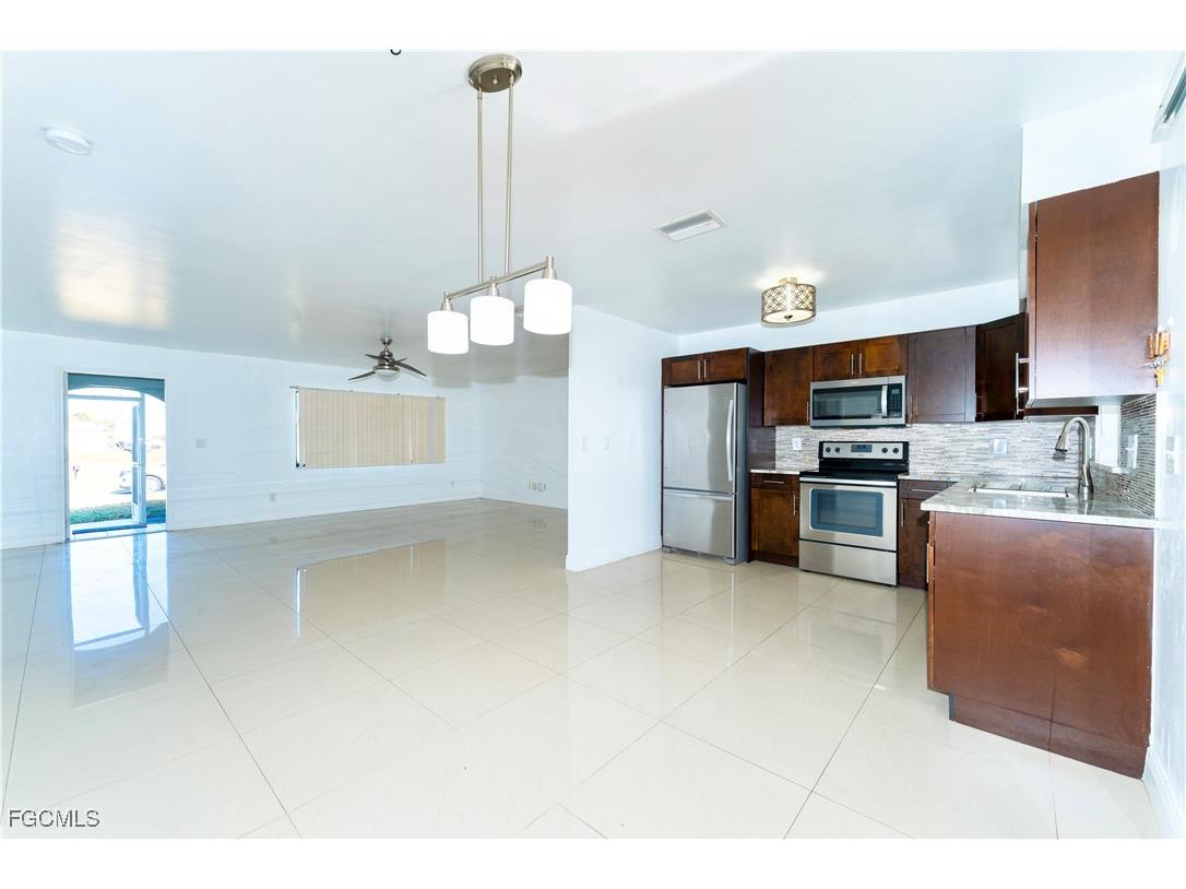224 NE 9th Terrace Cape Coral FL 33909 2025017712 image44