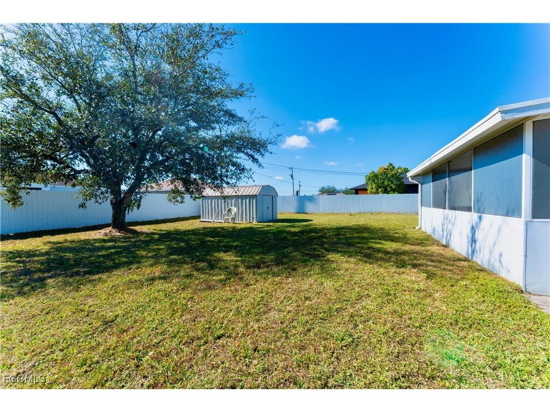 224 NE 9th Terrace Cape Coral FL 33909 2025017712 image6