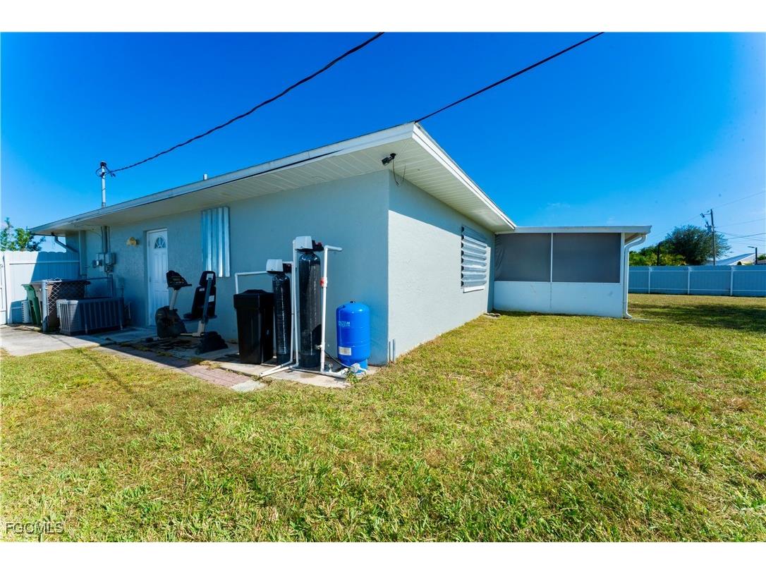 224 NE 9th Terrace Cape Coral FL 33909 2025017712 image7