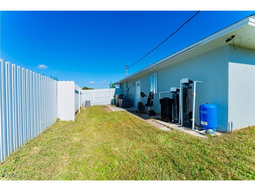 224 NE 9th Terrace Cape Coral FL 33909 2025017712 image8