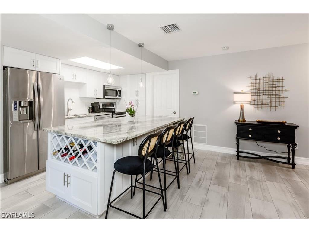 224 Palm Drive #8 Naples FL 34112 226012008 image1