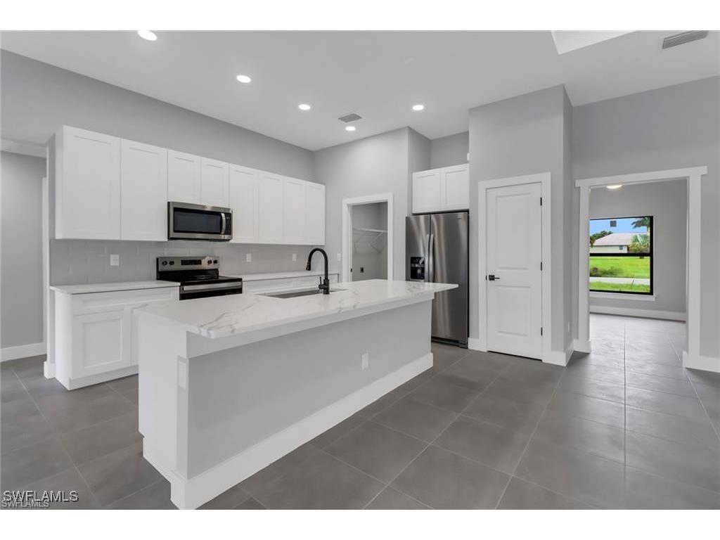 224 SE 13th Terrace Cape Coral FL 33990 225072892 image4