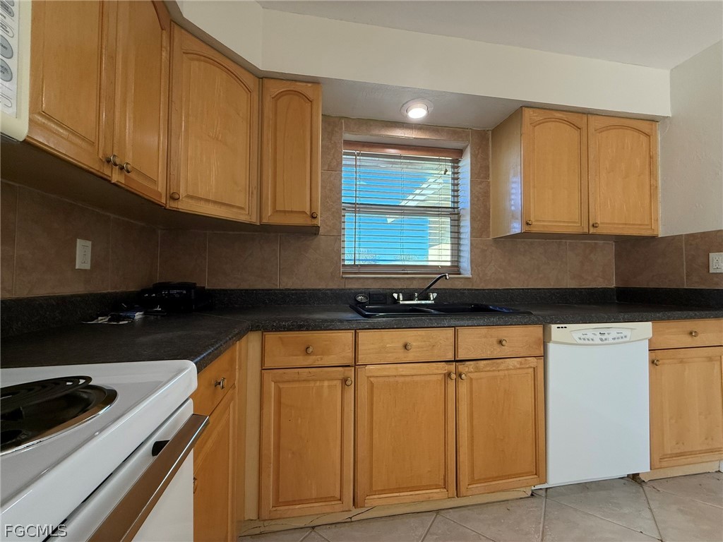 224 SE 3rd Terrace Cape Coral FL 33990 2026006636 image17