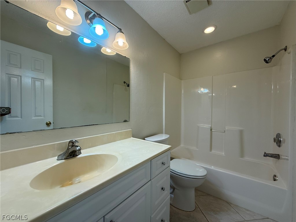 224 SE 3rd Terrace Cape Coral FL 33990 2026006636 image26