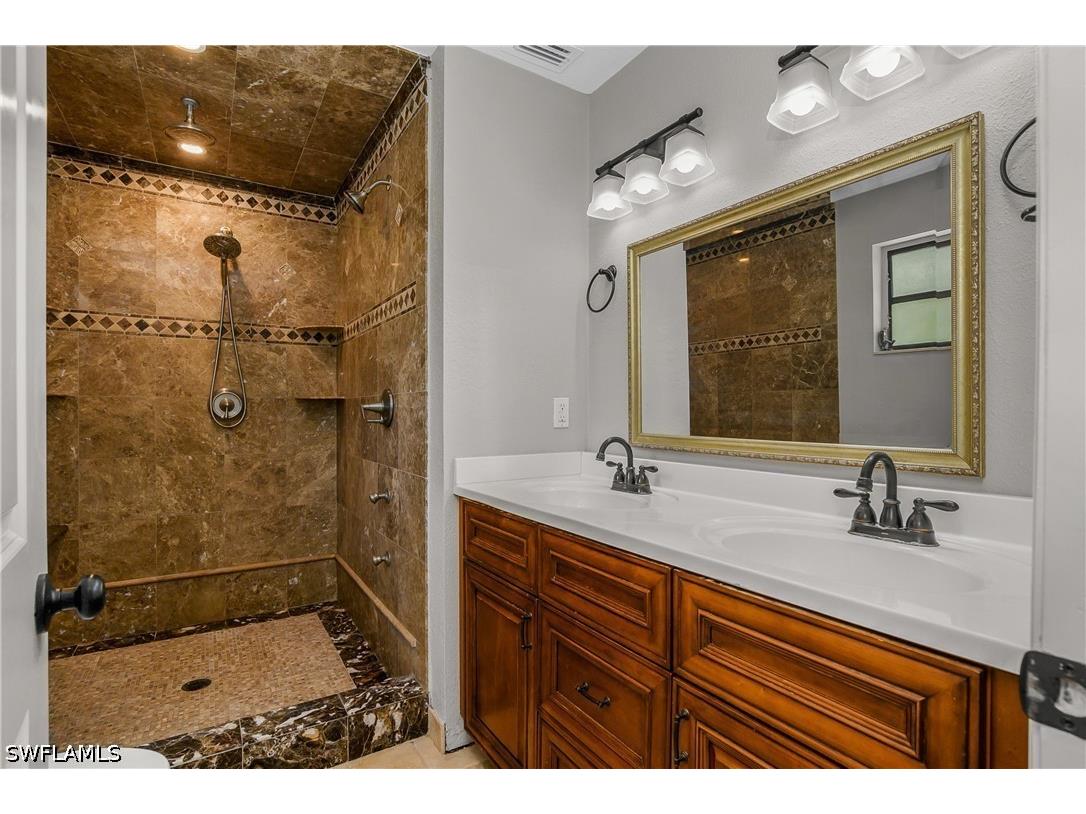 2240 19th Street SW Naples FL 34117 226025629 image17