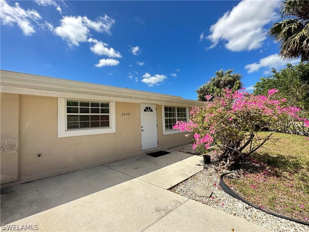 2240 Estey Avenue Naples FL 34104 224057939 image1
