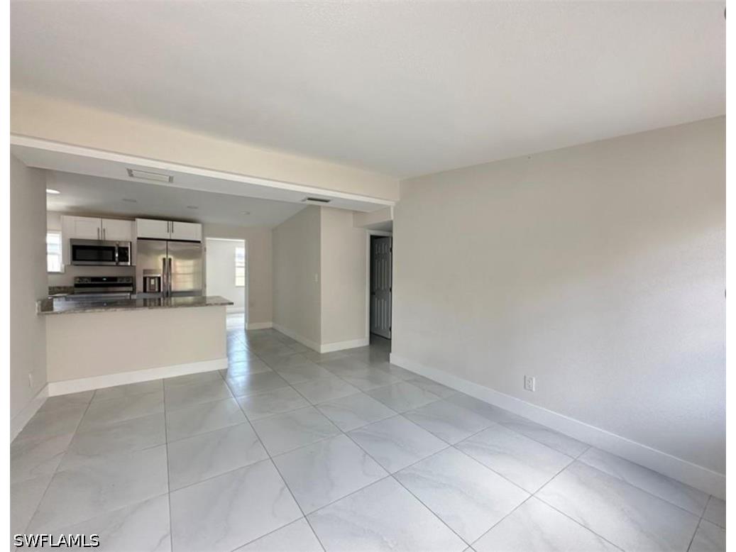 2240 Estey Avenue Naples FL 34104 226025527 image1