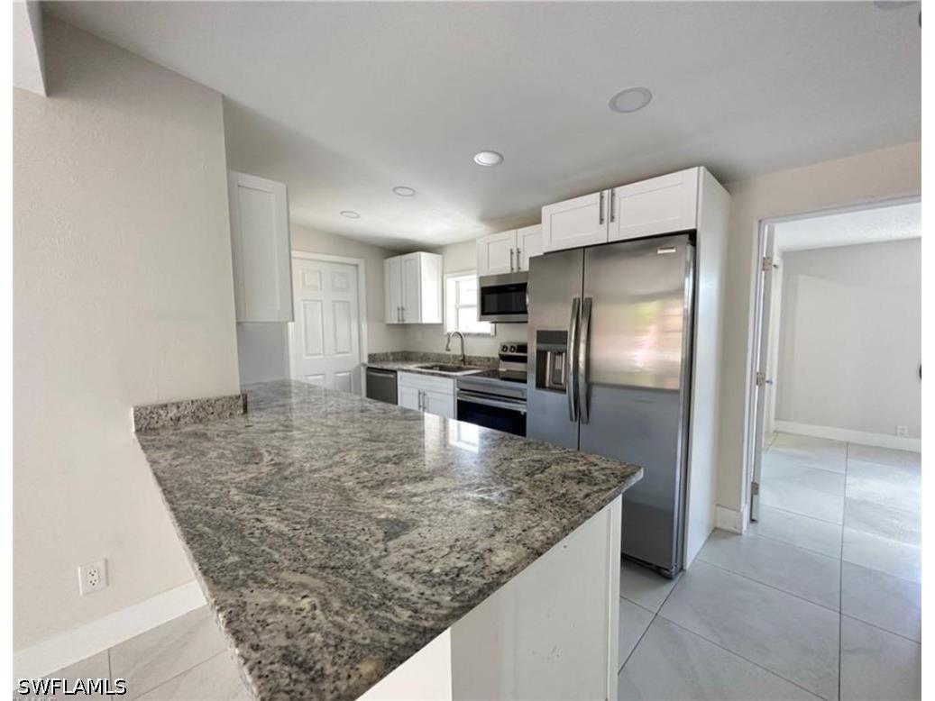 2240 Estey Avenue Naples FL 34104 226025527 image3