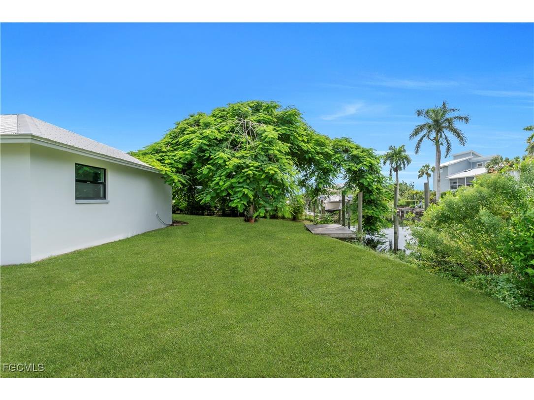 2241 Club House Road North Fort Myers FL 33917 225059660 image44