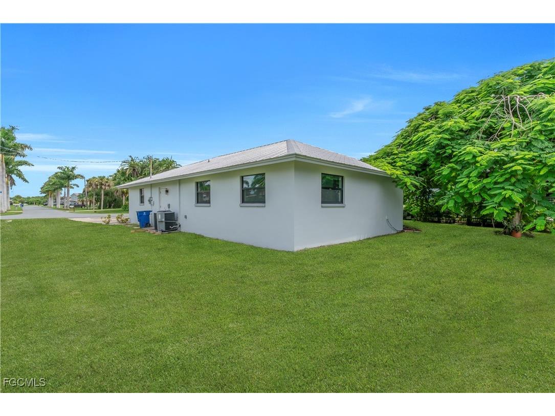 2241 Club House Road North Fort Myers FL 33917 225059660 image7