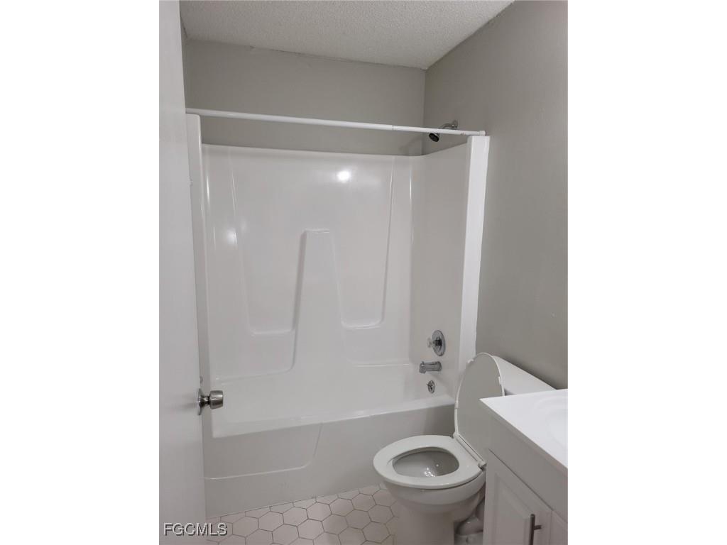 2241 Euclid Avenue #4 Fort Myers FL 33901 2026000882 image9