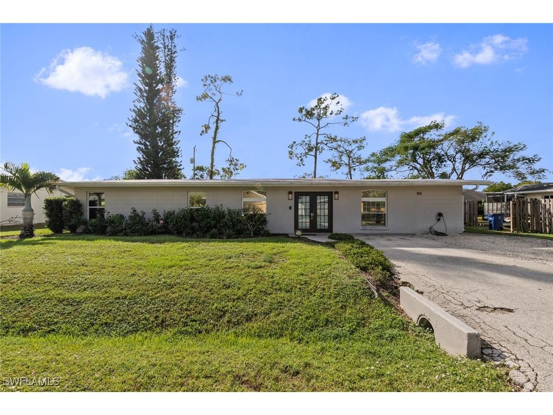 2242 Flora Avenue Fort Myers FL 33907 224091685 image1
