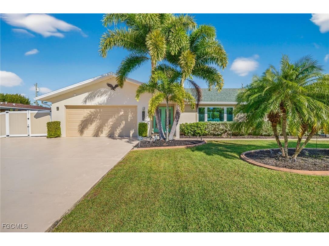 2243 Flora Avenue Fort Myers FL 33907 2025020658 image1