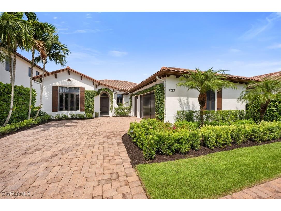 2243 Residence Circle Naples FL 34105 225068243 image1