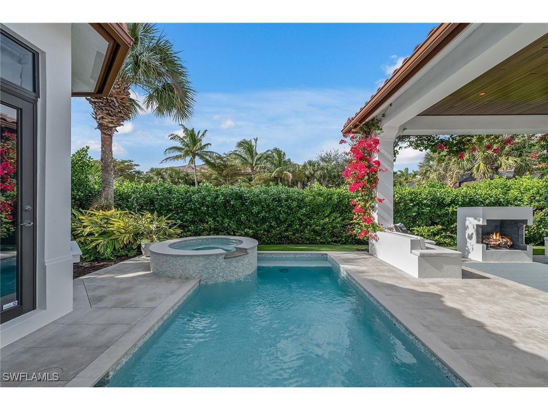 2243 Residence Circle Naples FL 34105 225084949 image10