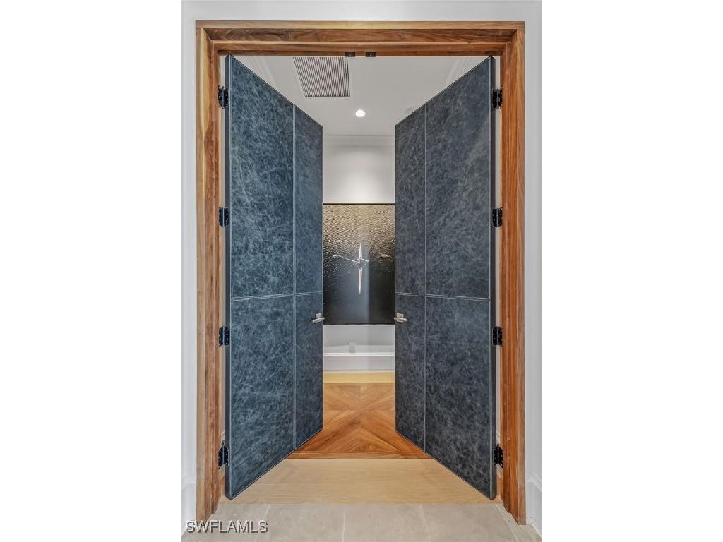 2243 Residence Circle Naples FL 34105 225084949 image12