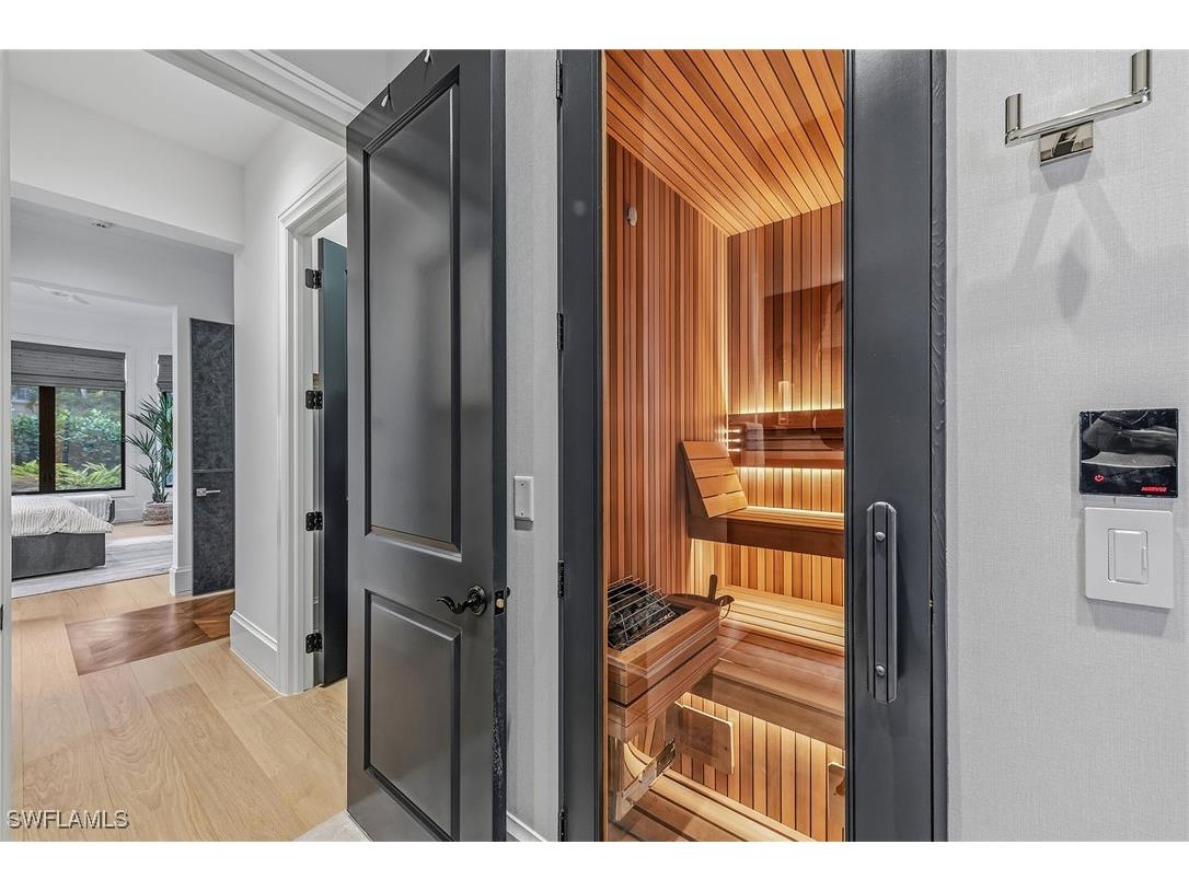 2243 Residence Circle Naples FL 34105 225084949 image16