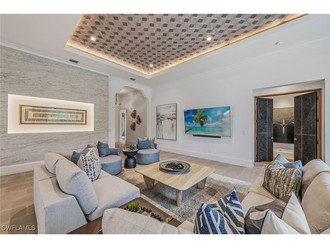 2243 Residence Circle Naples FL 34105 225084949 image2