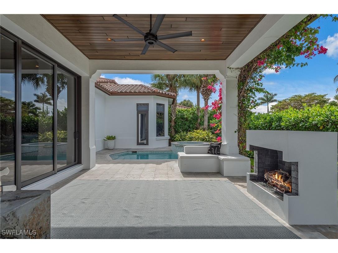 2243 Residence Circle Naples FL 34105 225084949 image26