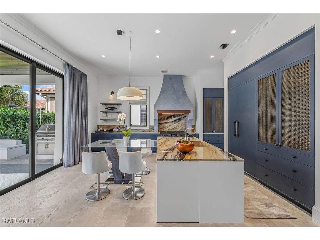 2243 Residence Circle Naples FL 34105 225084949 image3