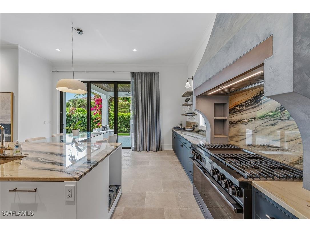 2243 Residence Circle Naples FL 34105 225084949 image4