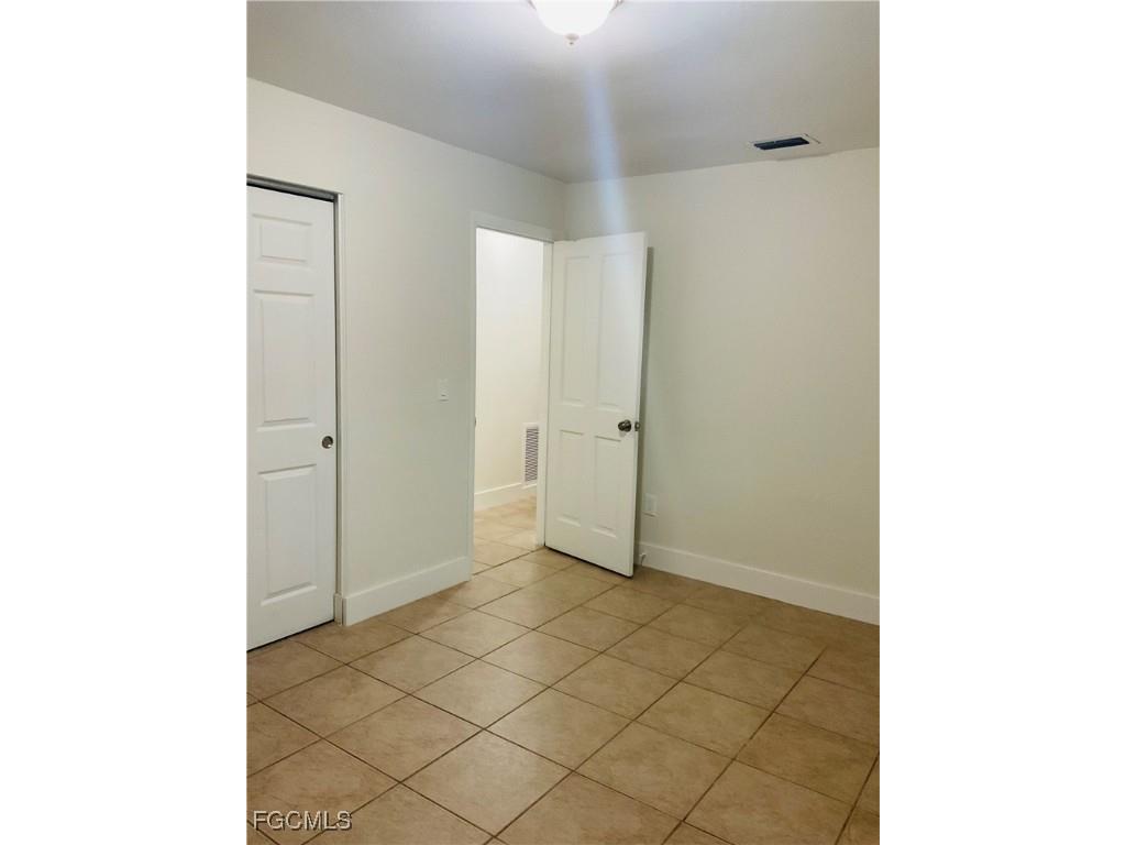 2243 South Street Fort Myers FL 33901 2025010602 image10