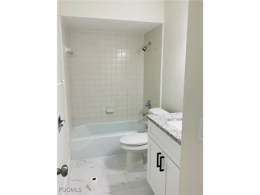 2243 South Street Fort Myers FL 33901 2025010602 image13