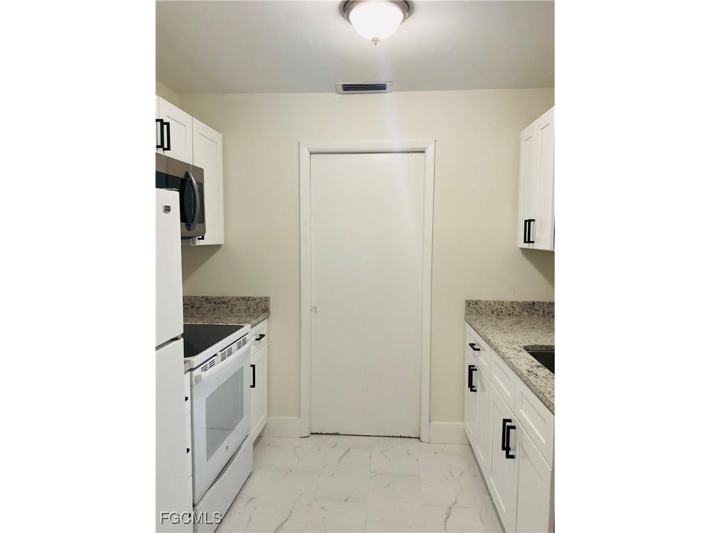 2243 South Street Fort Myers FL 33901 2025010602 image5