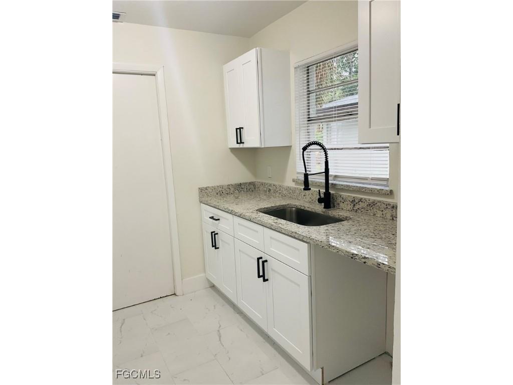 2243 South Street Fort Myers FL 33901 2025010602 image6