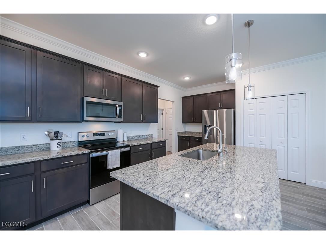 2244 NW 4th Terrace Cape Coral FL 33993 2025015961 image11