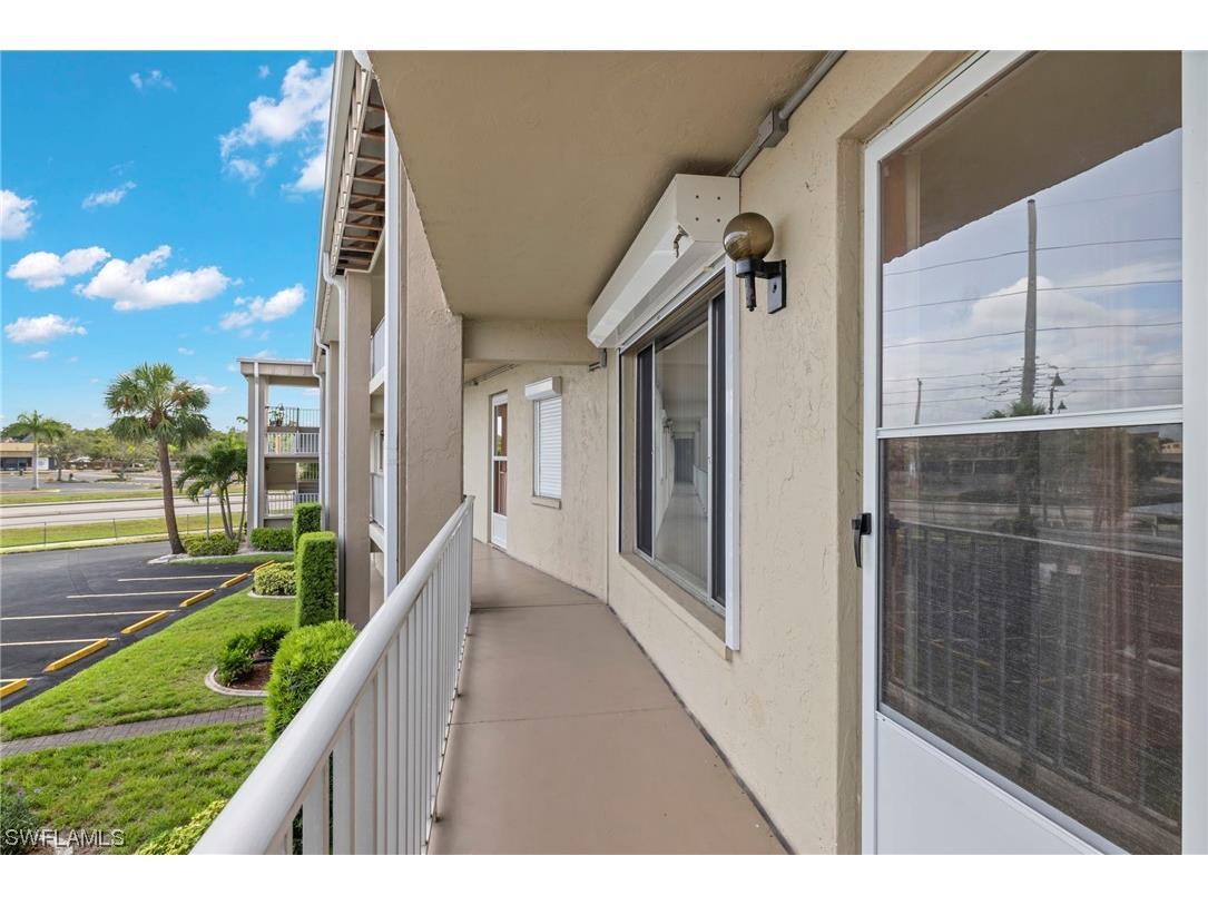 2244 Winkler Avenue #205 Fort Myers FL 33901 223052362 image1