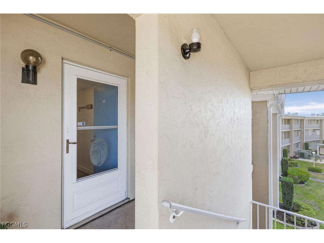 2244 Winkler Avenue #301 Fort Myers FL 33901 2026008996 image4
